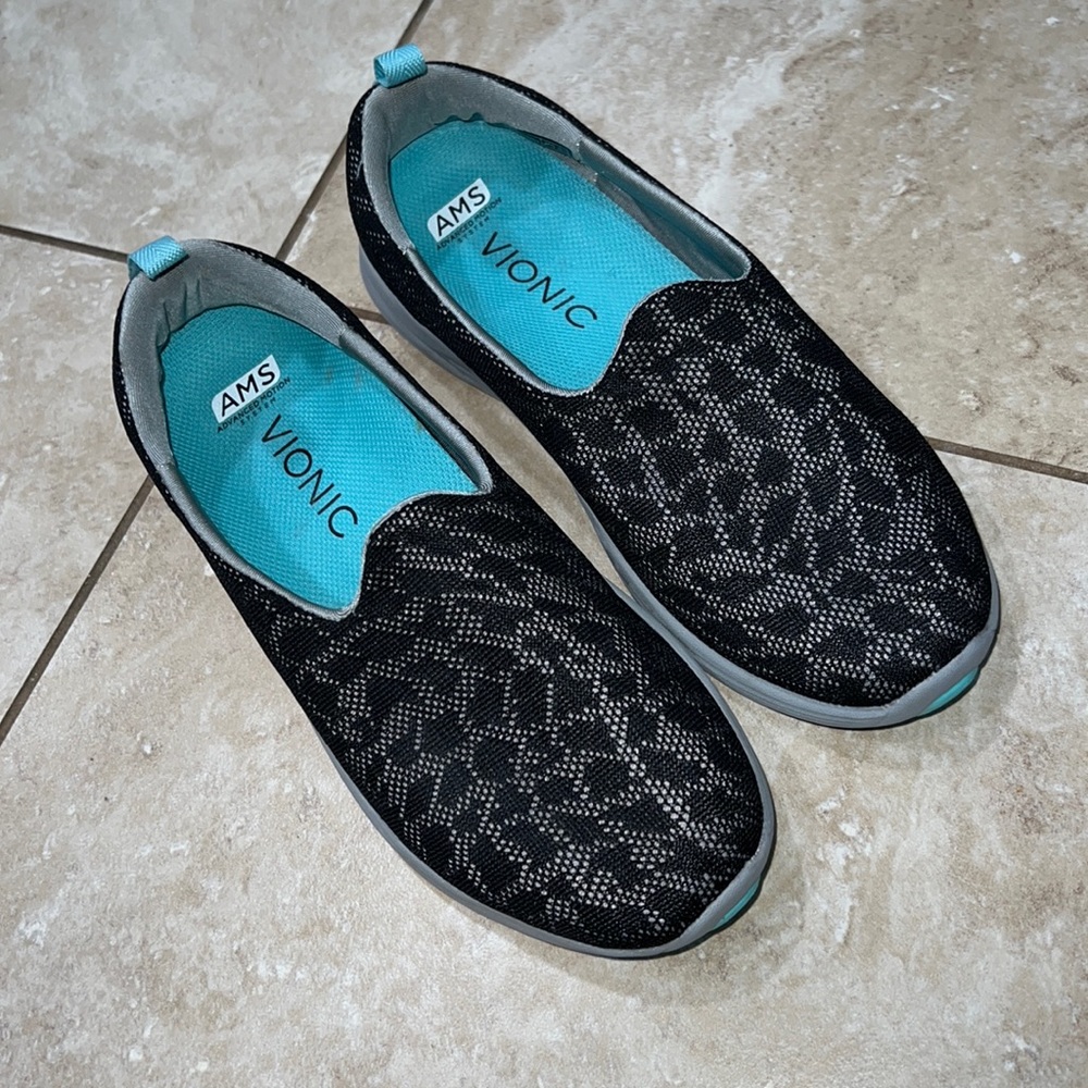 VIONIC Slip on Off  Black Hidra AMS Comfort Sneakers Size 7